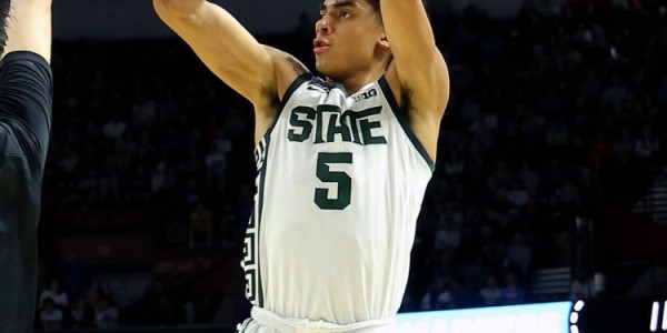 jrs低调看高清直播-疯狂三月来袭！独行侠晒出球员们大学时期帅照！