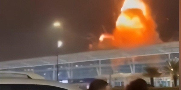 英超直播-迪丽热巴被困迪拜升级！工作人员直飞，只有她转机，网友再曝猛料