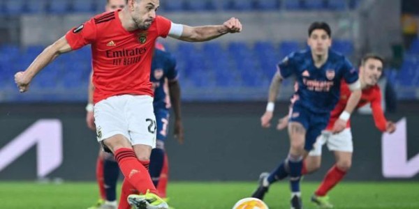 看球直播-【观察】塔帅改造初见成效 枪手该多给厄德高传球