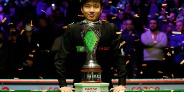 看球网-赵心童英锦赛捧杯进前十 20万奖金锁定大师赛席位