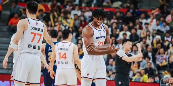 英超直播-广东上海争夺俱乐部杯赛八强名额！五位国手缺席，杜锋赌进攻