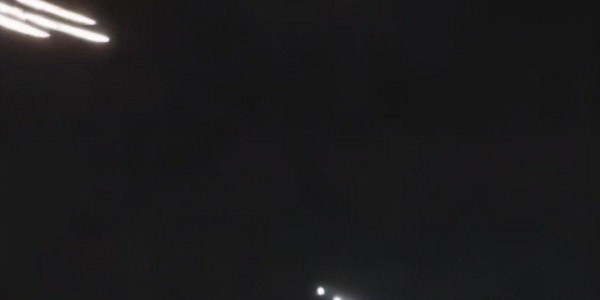 英超直播-迪丽热巴被困迪拜升级！工作人员直飞，只有她转机，网友再曝猛料