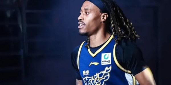 杜锋终于弃用麦考尔！上场就拖节奏影响队友，趁机补强护框大外吧|广东|纯纯|王少杰|朱芳雨|徐杰_新浪体育_新浪新闻