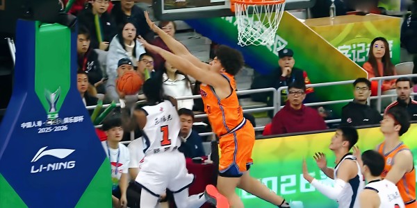 NBA直播-3天2胜广东！CBA杯第2支4强，奎因37分14篮板，萨林杰惹怒球迷！