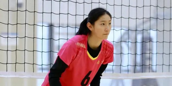 施佳仪该改接应吗？江苏女排高个二传，坚守还是转型成难题|中国女排|龚翔宇|球队|替补|球迷_新浪体育_新浪新闻